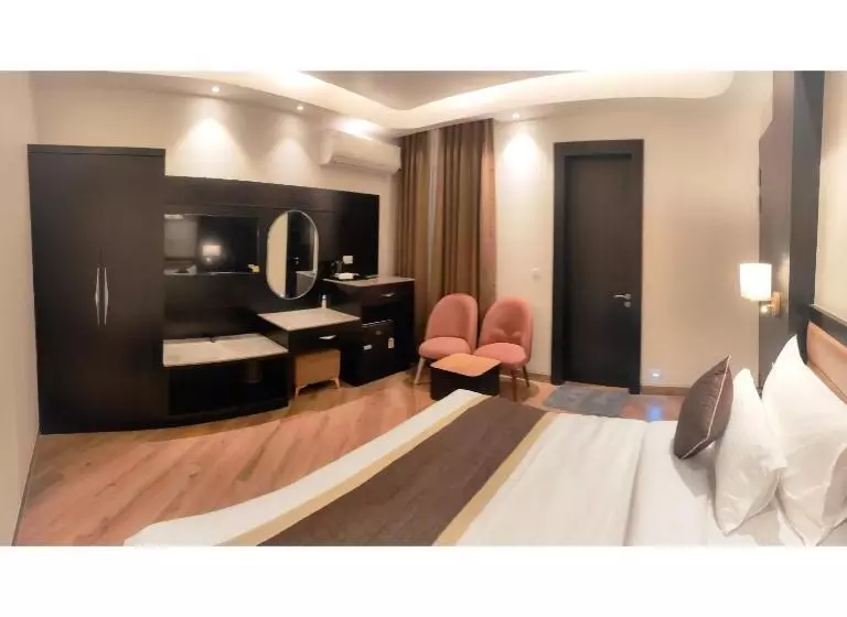 Hotelli The Grand Dewan