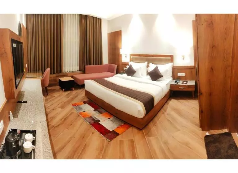 Hotelli The Grand Dewan