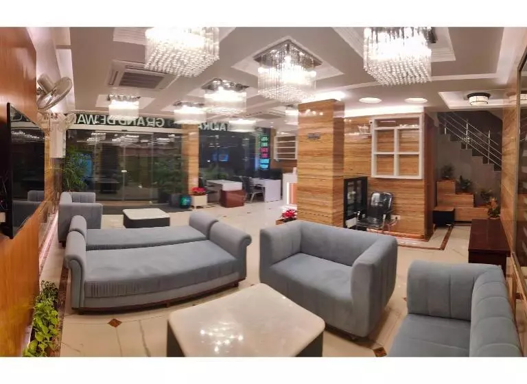 Hotelli The Grand Dewan