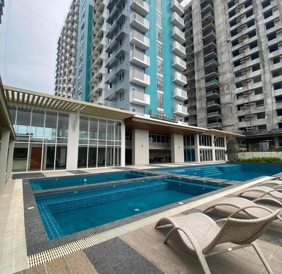 Zoe Studio Mesavirre