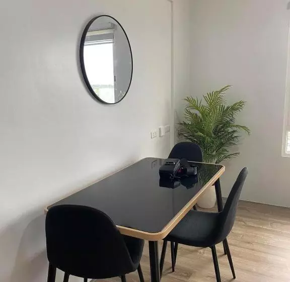 Zoe Studio Mesavirre