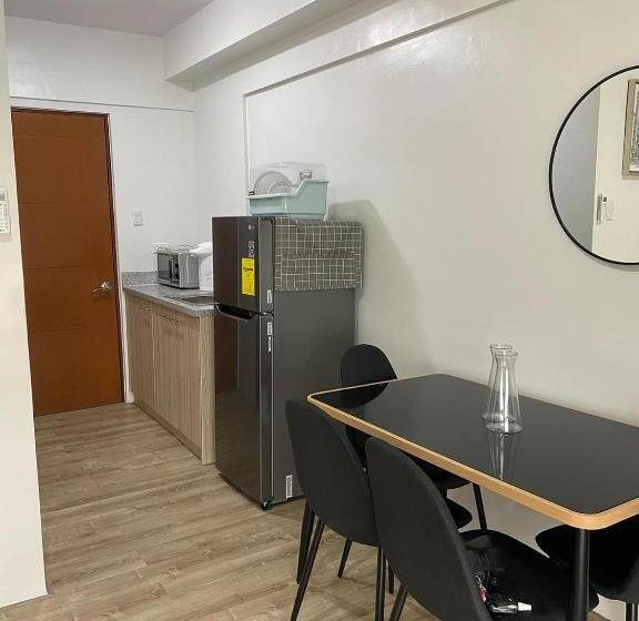 Zoe Studio Mesavirre