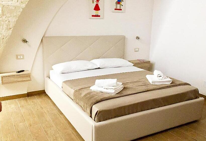 پانسیون A Quattro Di Mazze