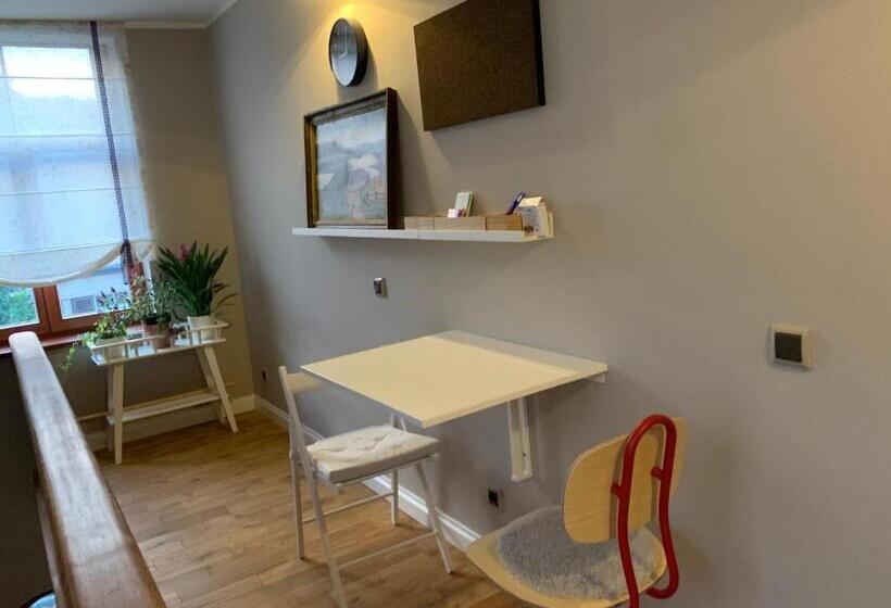 پانسیون Emily