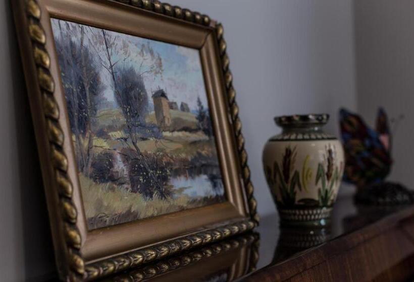 پانسیون Emily