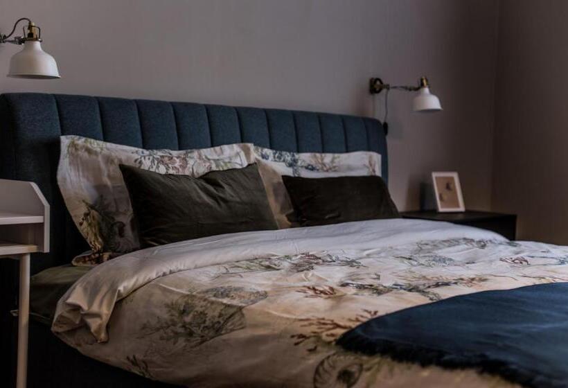 پانسیون Emily