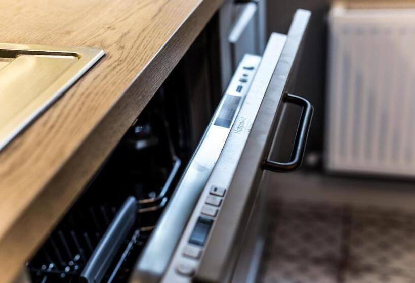 پانسیون Emily