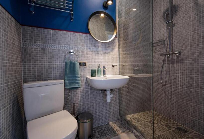 پانسیون Emily