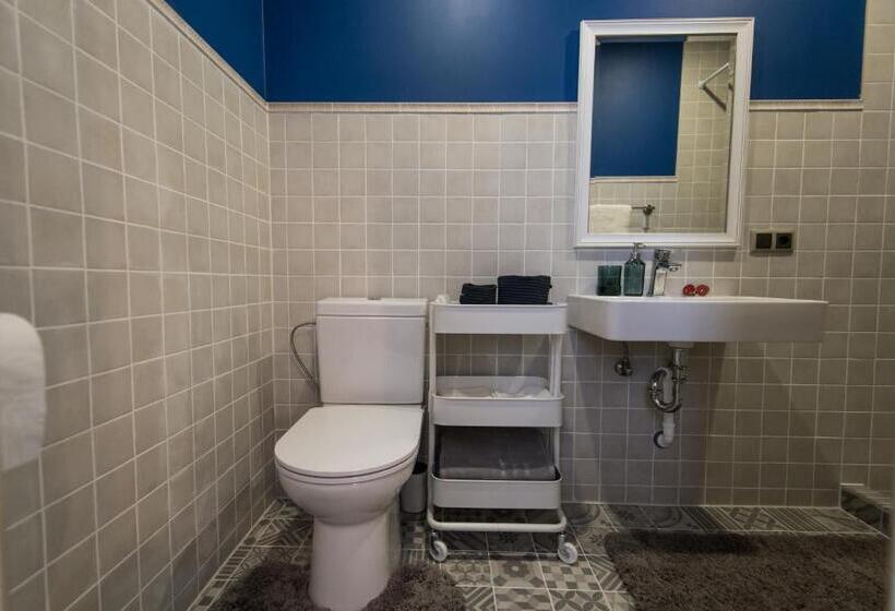 پانسیون Emily