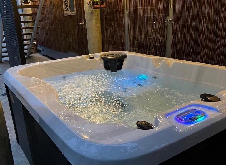 بنسيون Hillside Retreat Guest House