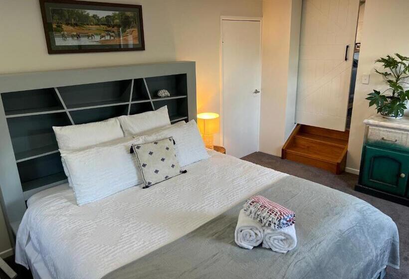 بنسيون Hillside Retreat Guest House