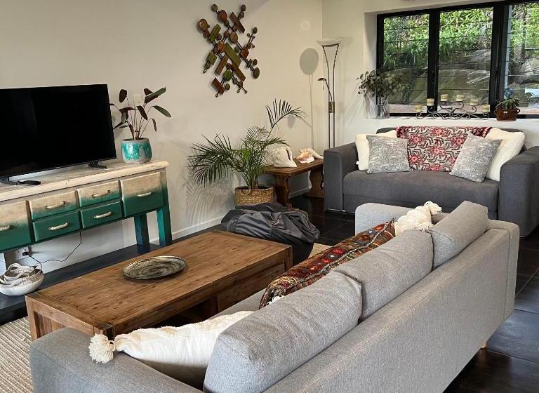 بنسيون Hillside Retreat Guest House