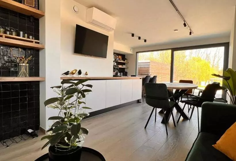 ペンション Inova Guesthouse