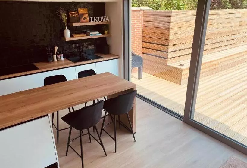 ペンション Inova Guesthouse