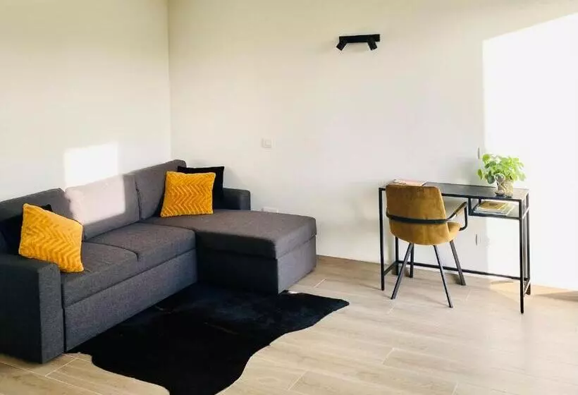 ペンション Inova Guesthouse