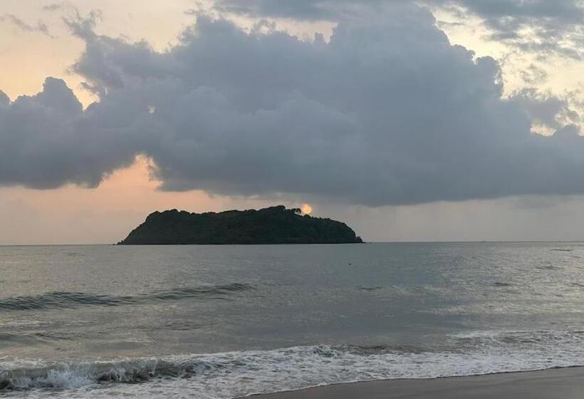펜션 Island Private Beach Retreat   Gokarna