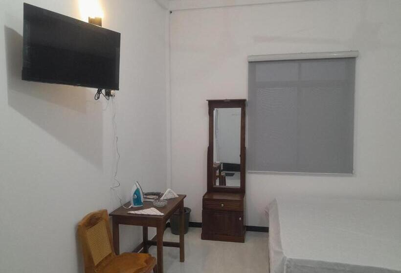 פנסיון Lizi Villa