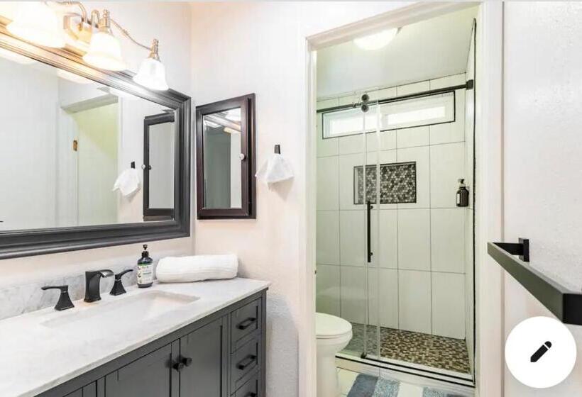 פנסיון Magiq Private Master En Suite W Private Bathroom Private Entrance Patio Yard No Shared Spaces