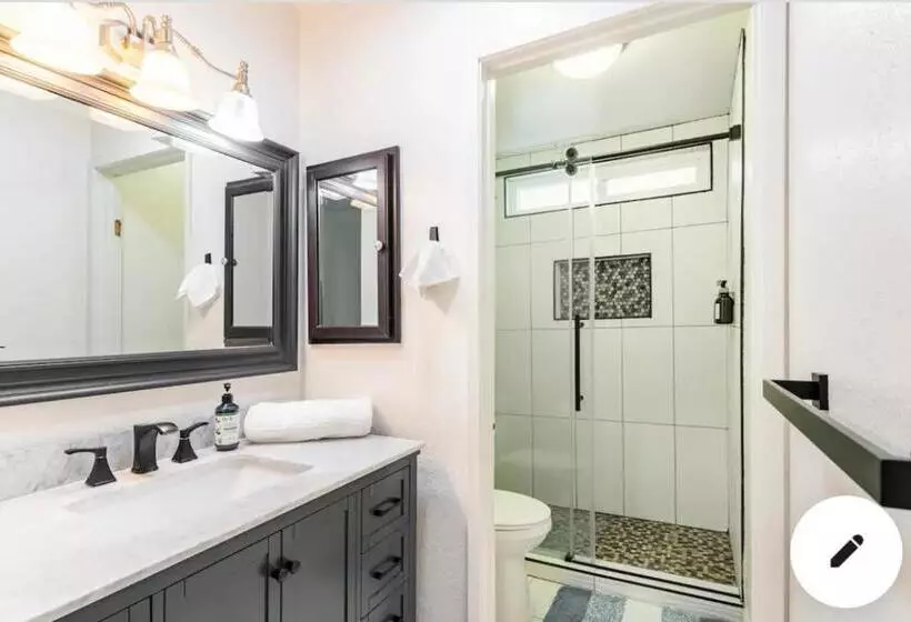 ペンション Magiq Private Master En Suite W Private Bathroom  Private Entrance Patio Yard No Shared Spaces