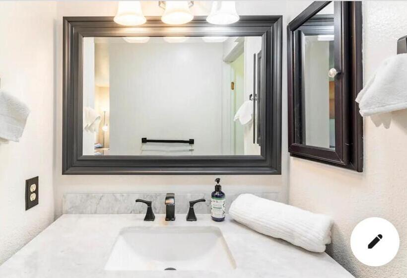 פנסיון Magiq Private Master En Suite W Private Bathroom Private Entrance Patio Yard No Shared Spaces