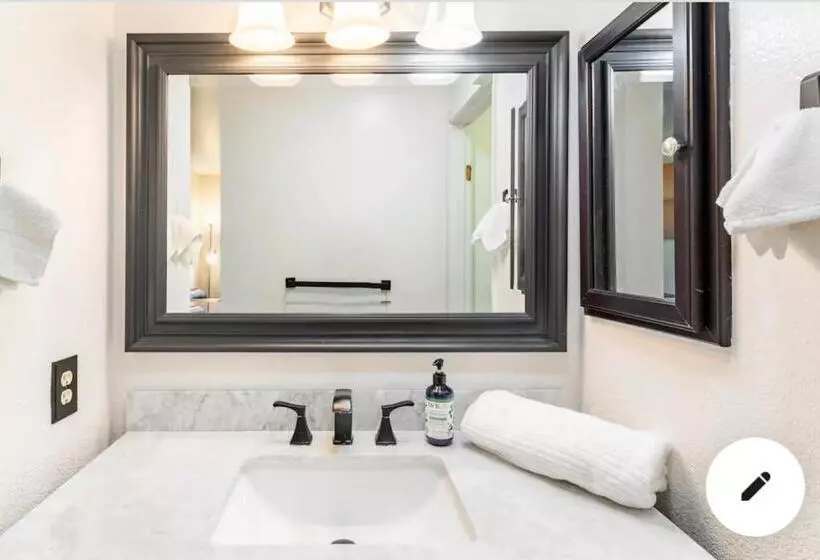 ペンション Magiq Private Master En Suite W Private Bathroom  Private Entrance Patio Yard No Shared Spaces