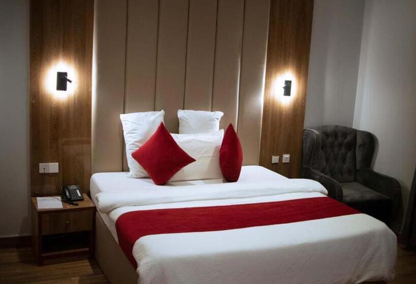 Tevom Hotel And Suites