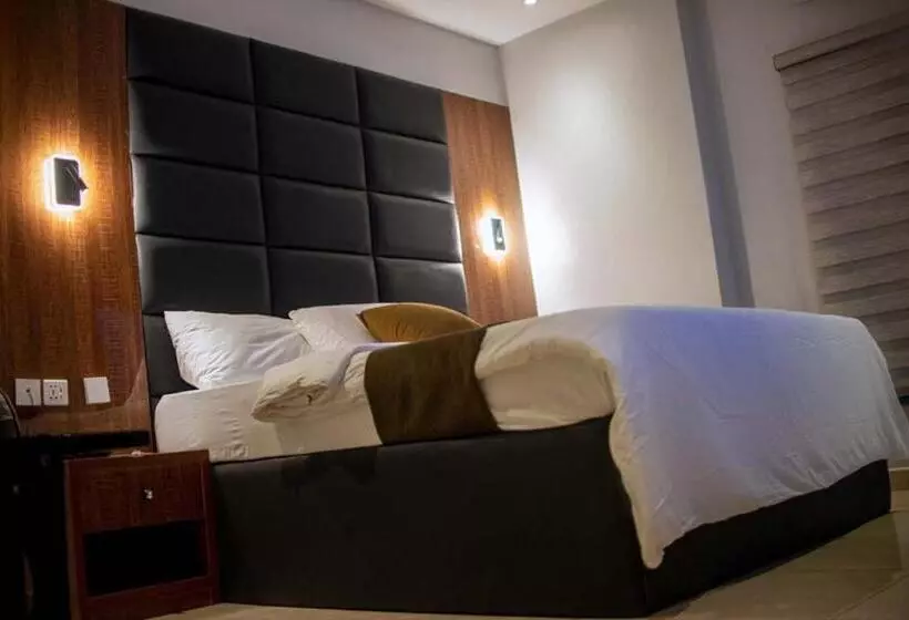 Tevom Hotel And Suites