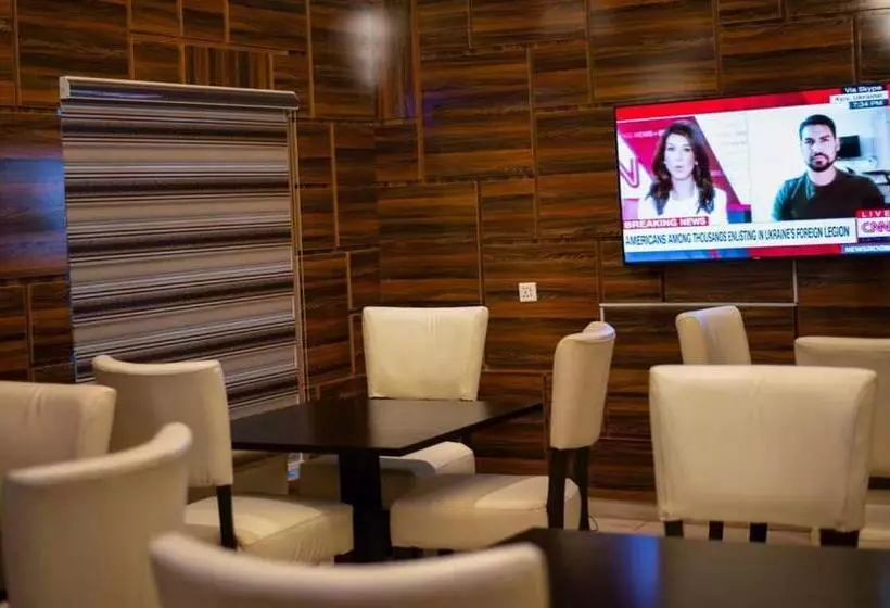 Tevom Hotel And Suites