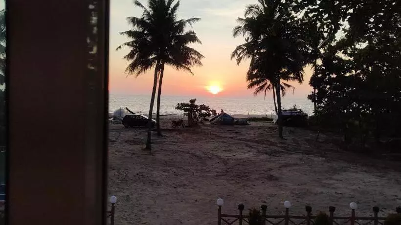 Aamiaismajoitus (B&B) Marari Blue Whale Beach House