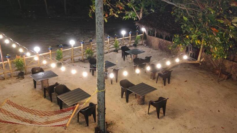 צימר Marari Blue Whale Beach House