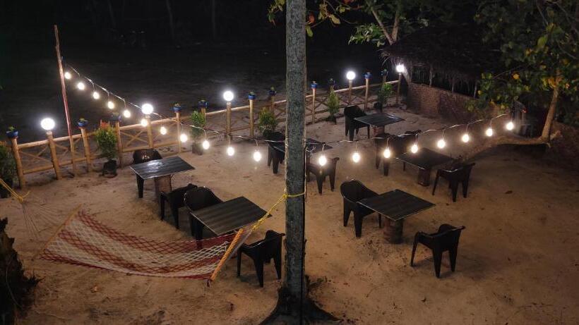 צימר Marari Blue Whale Beach House