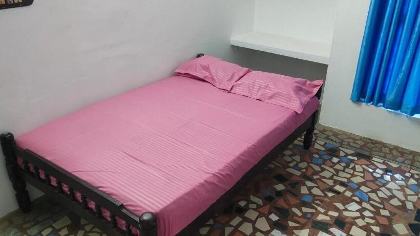 צימר Marari Blue Whale Beach House