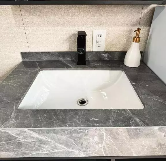 Hotelli 与那国むんぶステイ空港前