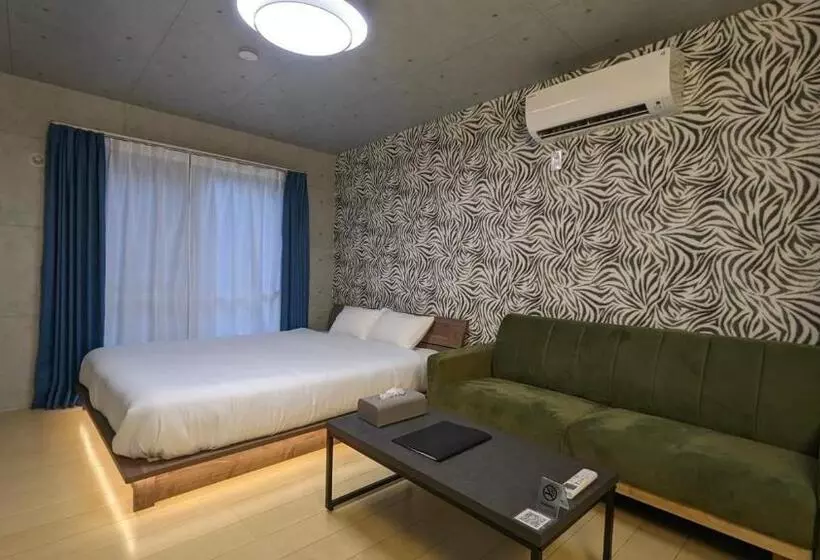 Hotelli 与那国むんぶステイ空港前