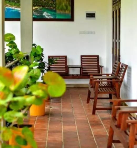 Hotelli Sky House Ahangama