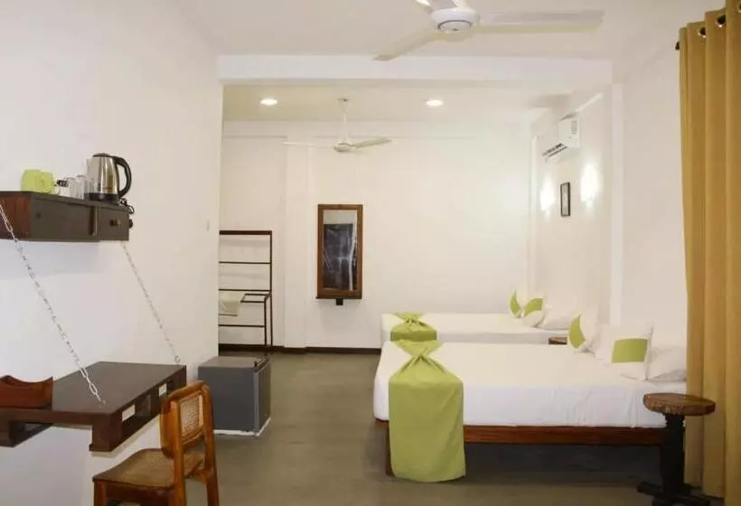 Hotelli Sky House Ahangama