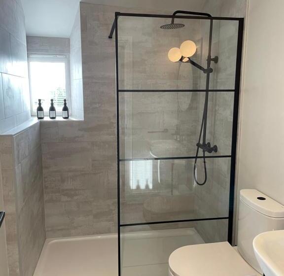 فندق Rooms At Allium