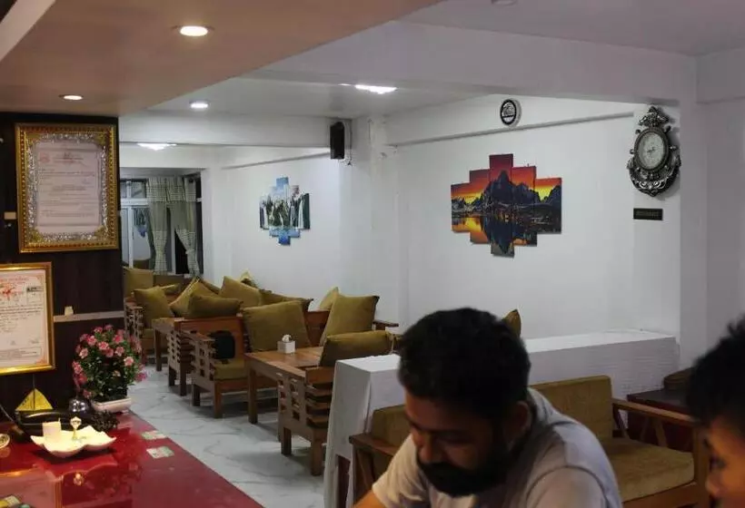 هتل Ghar Aagan