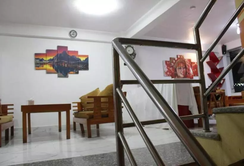 هتل Ghar Aagan