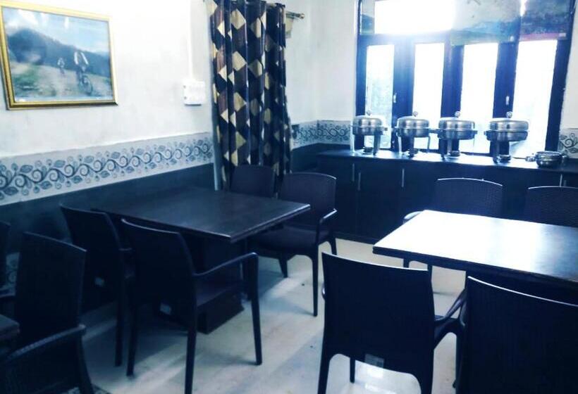 هتل Holiday Plaza Dalhousie   Near Ghandhi Chowk Mall Road