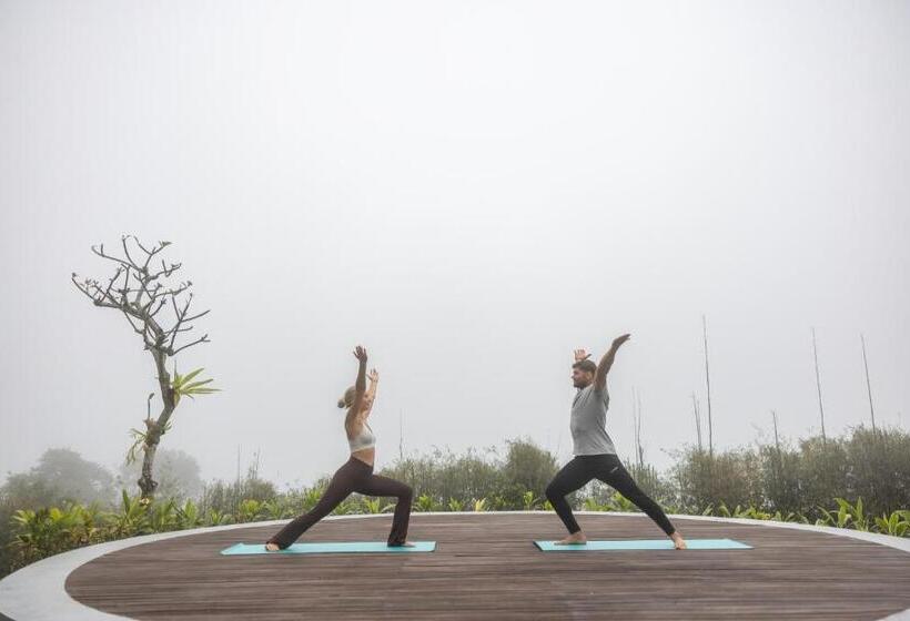 Отель Munduk Tentrem Resort