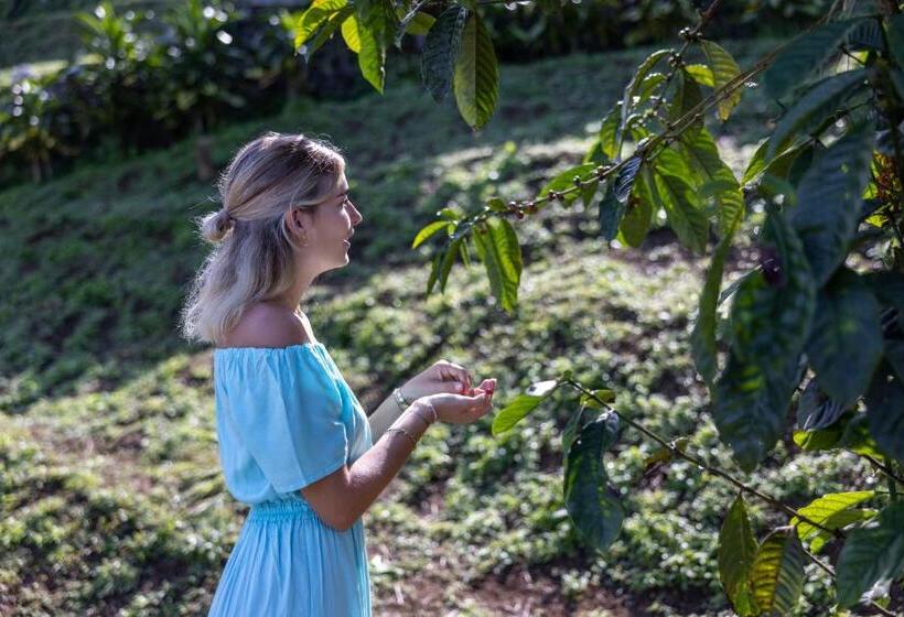 Отель Munduk Tentrem Resort