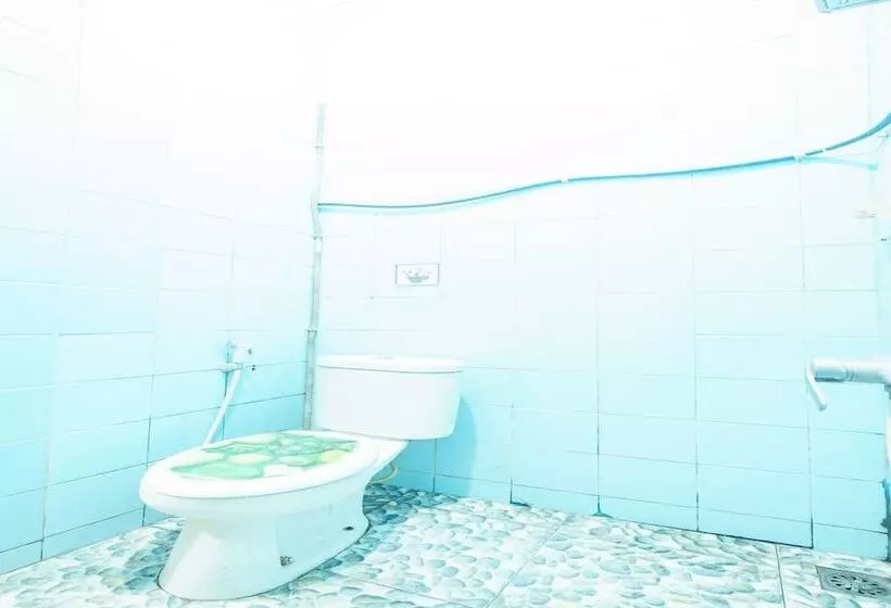 Hotelli Oyo 93132 Modom Homestay