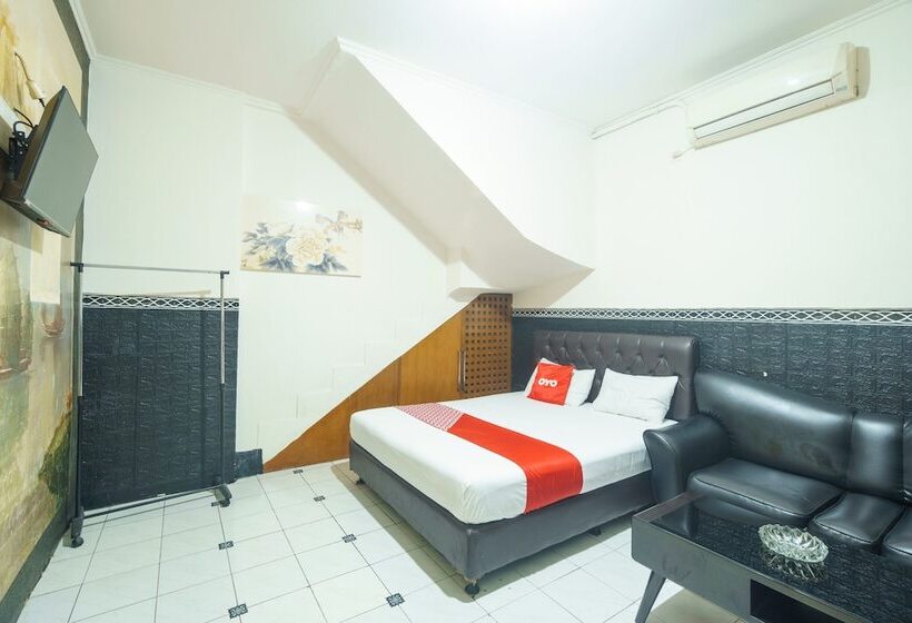 בית מלון כפרי Oyo 93132 Modom Homestay