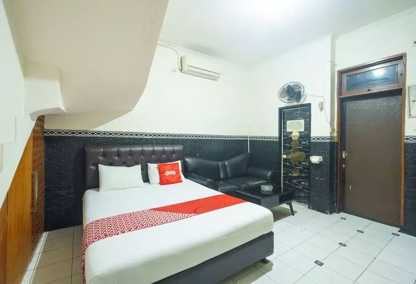Hotelli Oyo 93132 Modom Homestay