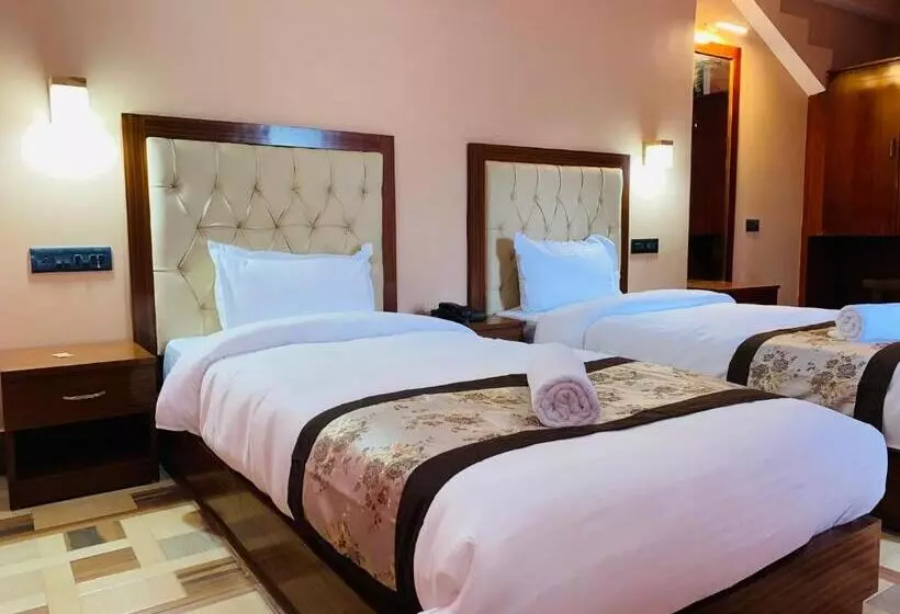 ホテル Ronak By Sardar Ji And Group