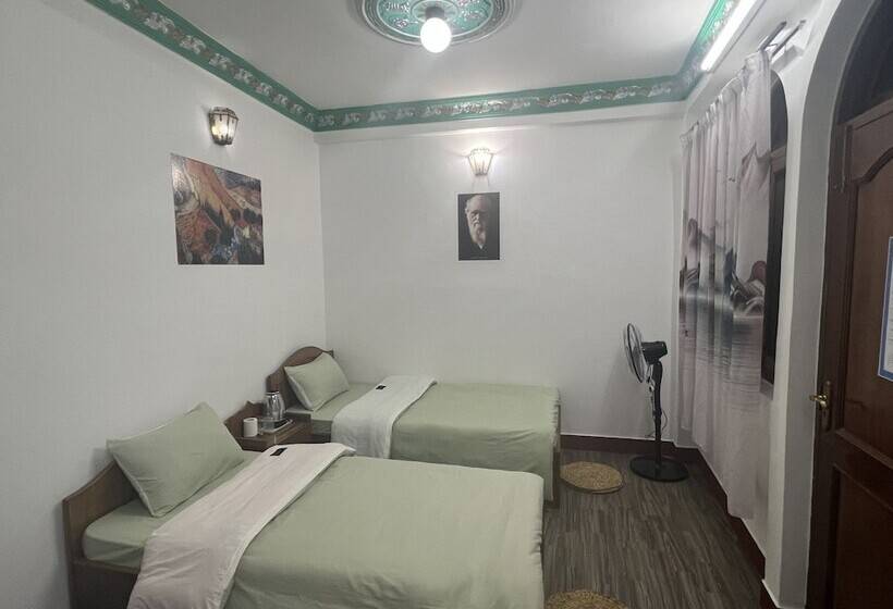 پانسیون Buddha S Family