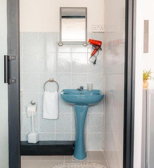 پانسیون Studio B