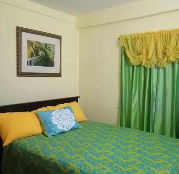 پانسیون Tyla Apartment