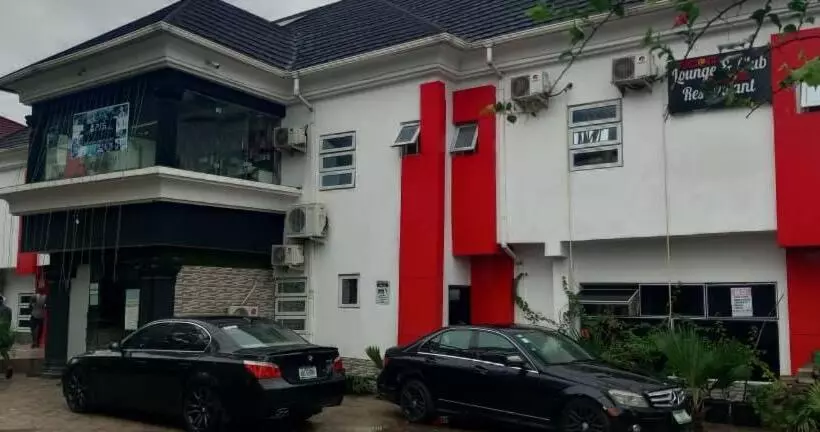 Tectonic Hotel And Suite